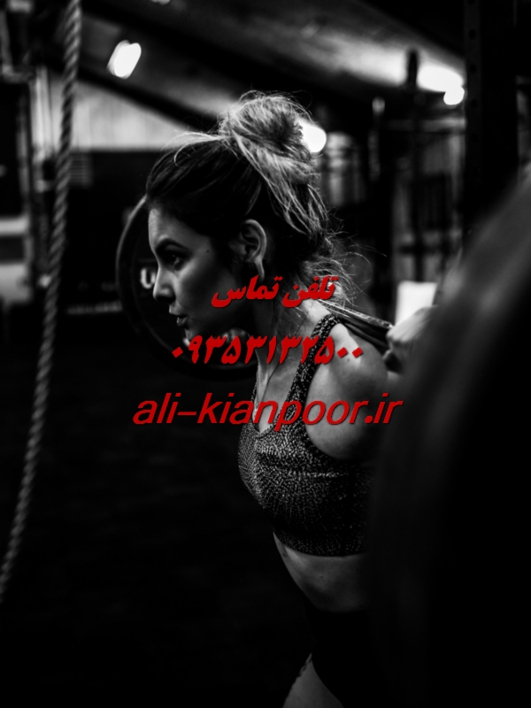 روتین چربی سوزی باسن کنار استخر